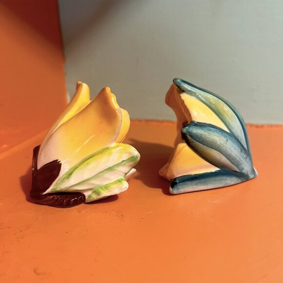 Ceramic Floral Salt & Pepper Shakers | Antique Made in Japan - Picture 7 of 15